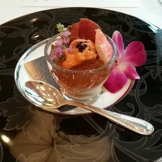 うにとキャビアの海老ジュレ