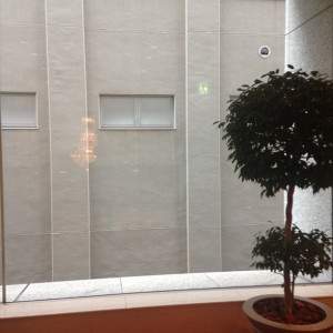 2階フロアには大窓が多い|425286さんのホテル ルポール麹町の写真(309975)
