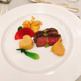 お肉料理
添え物のハートが可愛いです