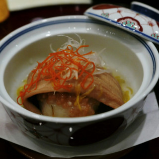 海老芋饅頭　蒸し穴子　菊花餡掛け