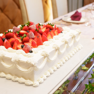 ウェディングケーキ。生クリームがとっても美味しい。