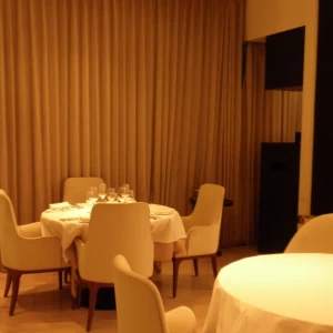 テーブル|429623さんのla JEUNESSE DAIKANYAMA (ラ ジュネス代官山）の写真(325801)