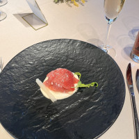 前菜のマグロのカルパッチョも絶品でした