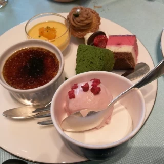 デザートビュッフェ