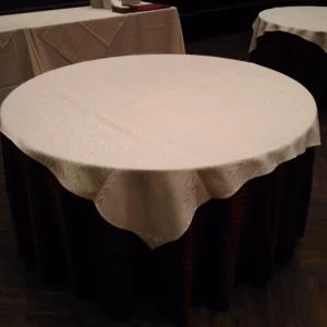 もともとついてるテーブルクロス|431474さんのBATUR OSAKA(バトゥール オオサカ)（営業終了）の写真(334686)