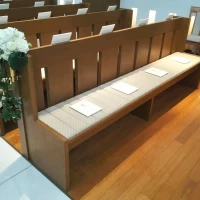 チャペルの最前列は親族用