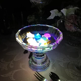 暗闇で輝く花びらの演出☆