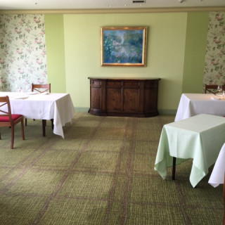 食事会用2部屋の壁を取りはらったパターン