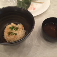 ご飯物と赤だしです