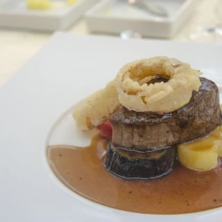 牛フィレ肉のポワレ+淡路島タマネギ