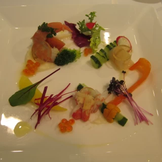 魚介と季節野菜のサラダ仕立て