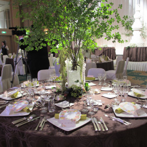 平安の間。テーブルの樹木も豪華|435625さんのオークラアカデミアパークホテルの写真(345821)