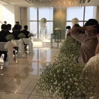 バージンロードは生花にし、最後は友達にプレゼントしました