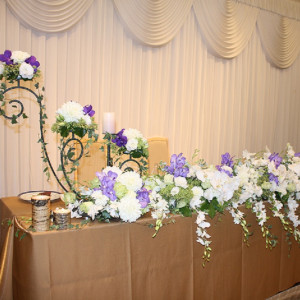 新郎新婦が座るメインテーブル|437491さんのHOTEL KINSUI-EN（ホテル金水苑）の写真(355316)