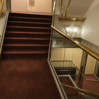 宴会場のロビーの階段