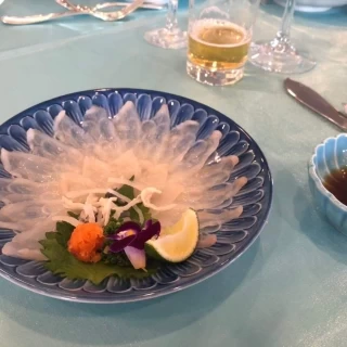 ふぐの刺身