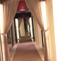 チャペルへの廊下。可愛いです！