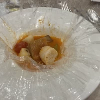 お魚や野菜の包み焼きが美味しい。