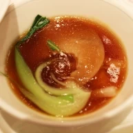 料理は和洋中折衷でどれも美味。中華のフカヒレは絶品でした