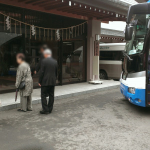社務所の前です。バスで送迎してくれます。|440037さんの北海道神宮の写真(369692)