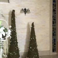 チャペル入り口横
