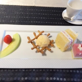 7．ウエディングケーキ
