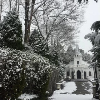 雪の中の教会も素敵でした。