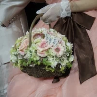 新婦の手作りかごブーケです