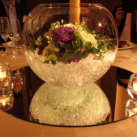 鏡を使ったテーブル装花