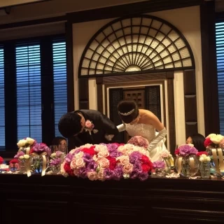 高砂には沢山の装花で華やかにしてもらいました。