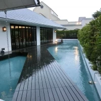 披露宴会場へ向かう廊下からの景色。アジアンテイストです