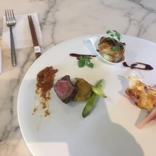 フォアグラ寿司が名物だそうです。