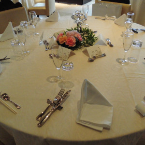 ゲストのテーブルコーディネート|450491さんの小さな結婚式 神戸モザイク店の写真(421368)