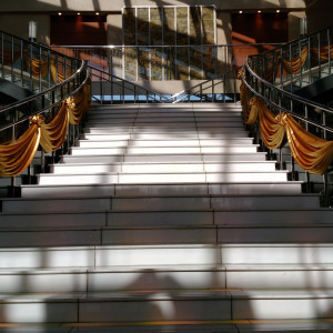 挙式会場となる大階段|450491さんのホテル京阪 ユニバーサル・タワー（ウエディング取扱終了）の写真(407295)