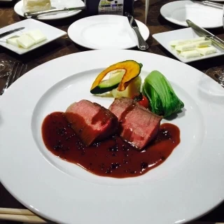 コース料理メインお肉