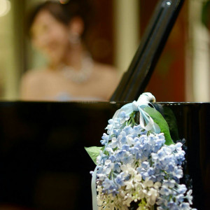 母が作ってくれたリラの花をバックにリラの花を演奏|452129さんの赤坂ル・アンジェ教会の写真(406703)