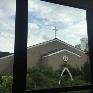 披露宴会場からチャペルが見えます。女子ウケ良さそうです。