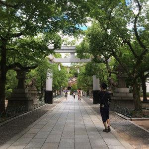 門から本殿への参道|453117さんの湊川神社 楠公会館の写真(411537)