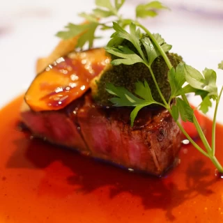 牛フィレ肉のポワレ（前から）