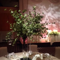緑一色の装花です。