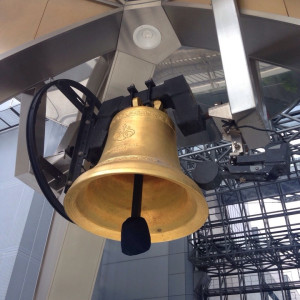 当日は新郎新婦で、この鐘を鳴らせます。|455424さんのホテルグランヴィア京都の写真(417061)