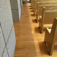 挙式場の床は木製