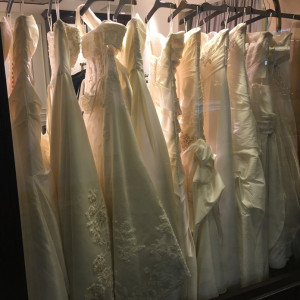 白いドレスがたくさん|455724さんのHOTEL NEW OTANI HAKATA （ホテルニューオータニ博多）の写真(416890)