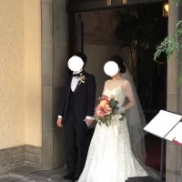 挙式前に玄関での写真撮影です。