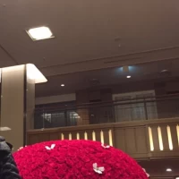 ロビーのシャンデリア
