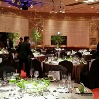 披露宴会場テーブル