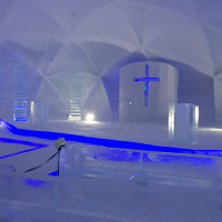 夜の氷の教会2