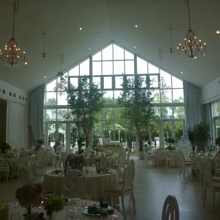 明るい披露宴会場