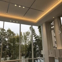 ロビーからは明るい光。またぷーもありました