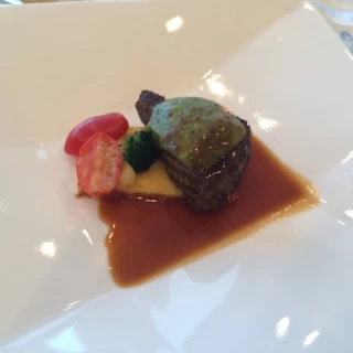 試食の肉料理